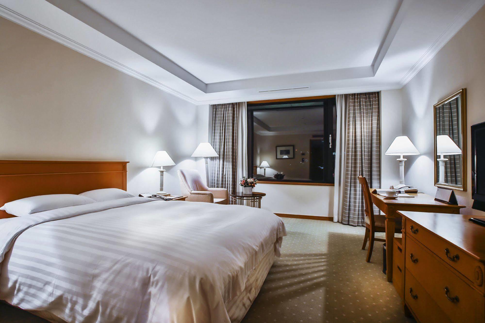 Hotel Hyundai By Lahan Ilsan Ni Eksteriør billede
